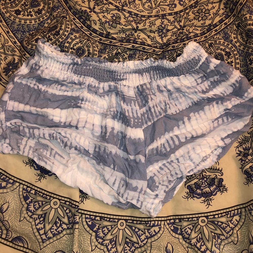 blue and white tie dye shorts women’s size M